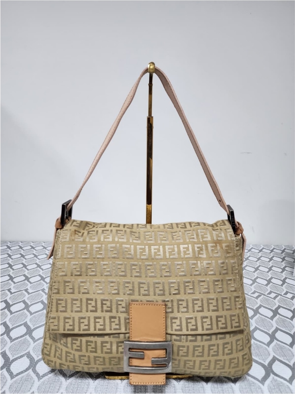 FENDI Zucchino Vitello Mama Baguette Beige